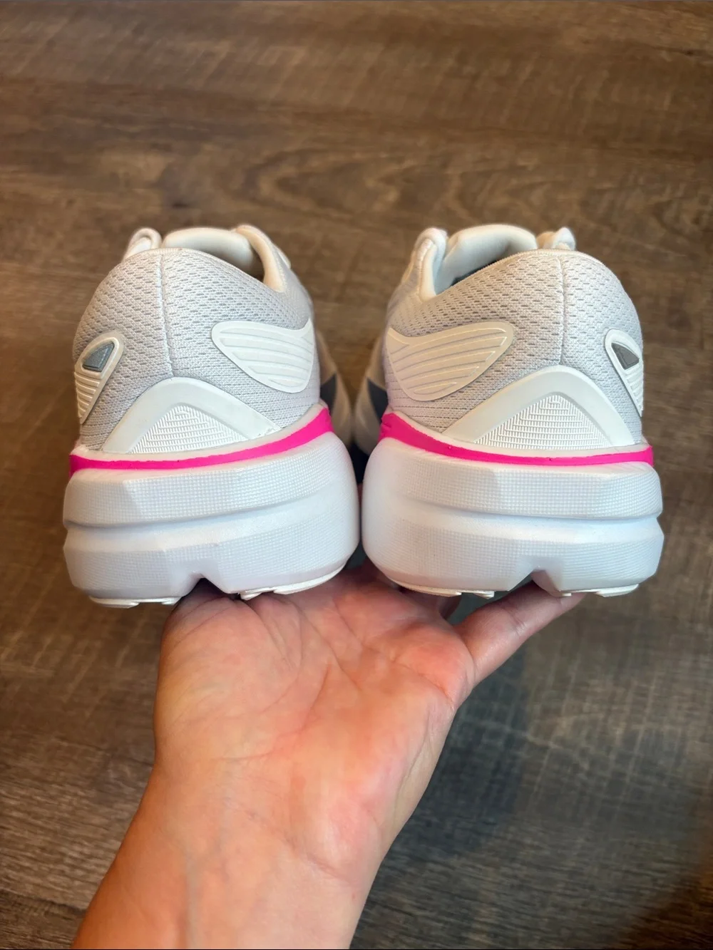 Brooks Ghost Max 3 Running Shoes Women’s 8 White/Moonlight/Pink